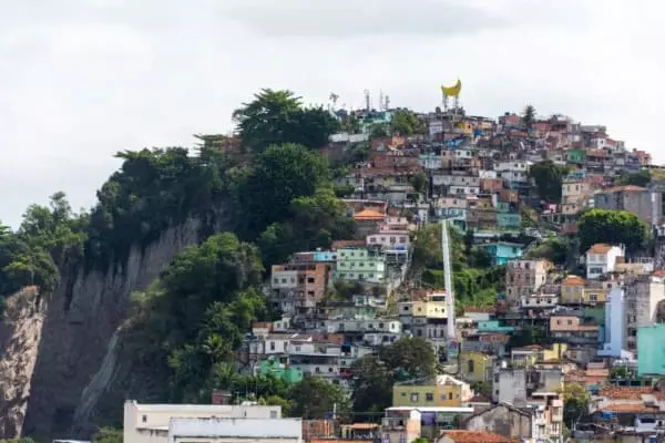 A vida no morro da providência e a ineficiência do estado