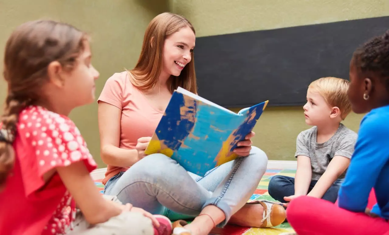 Fundamentos da BNCC - Educação Infantil e Ensino Fundamental- Reflexões e Ações no Campo de Experiências e Áreas de Conhecimento